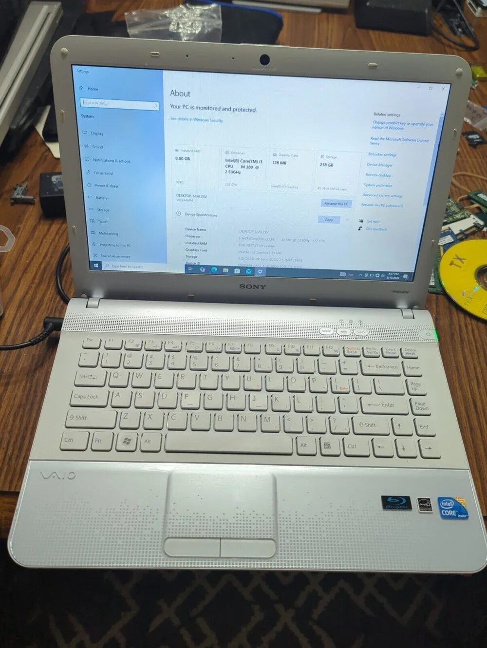 Sony Vaio Vpcea46fm I3-8gb Ram-256 GB SSD - Blu Ray- Camera-win 10